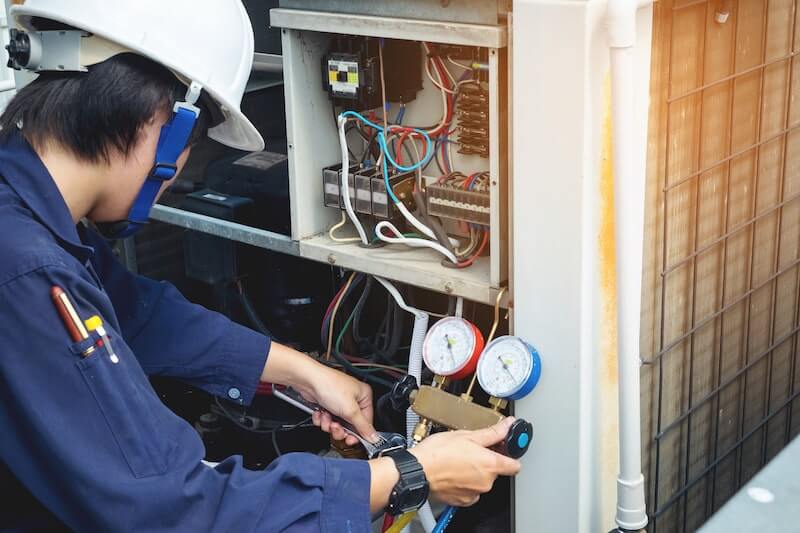 WHY YOU NEED A PROFESSIONAL TO CONDUCT AC MAINTENANCE